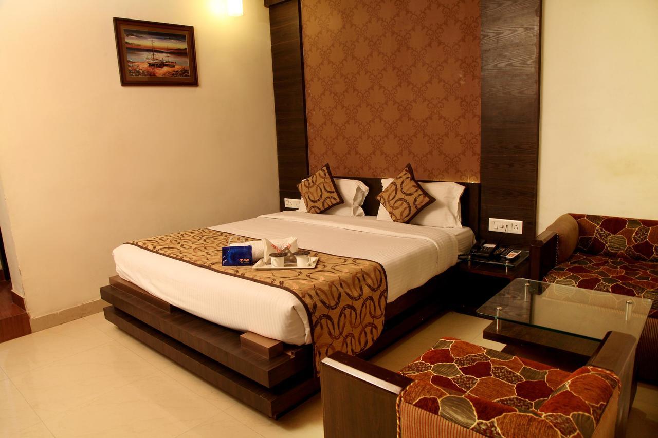 Oyo 905 Galaxy View Hotel Allāhābād Junction المظهر الخارجي الصورة