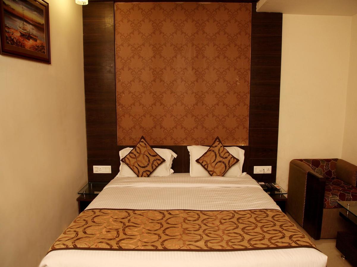 Oyo 905 Galaxy View Hotel Allāhābād Junction المظهر الخارجي الصورة