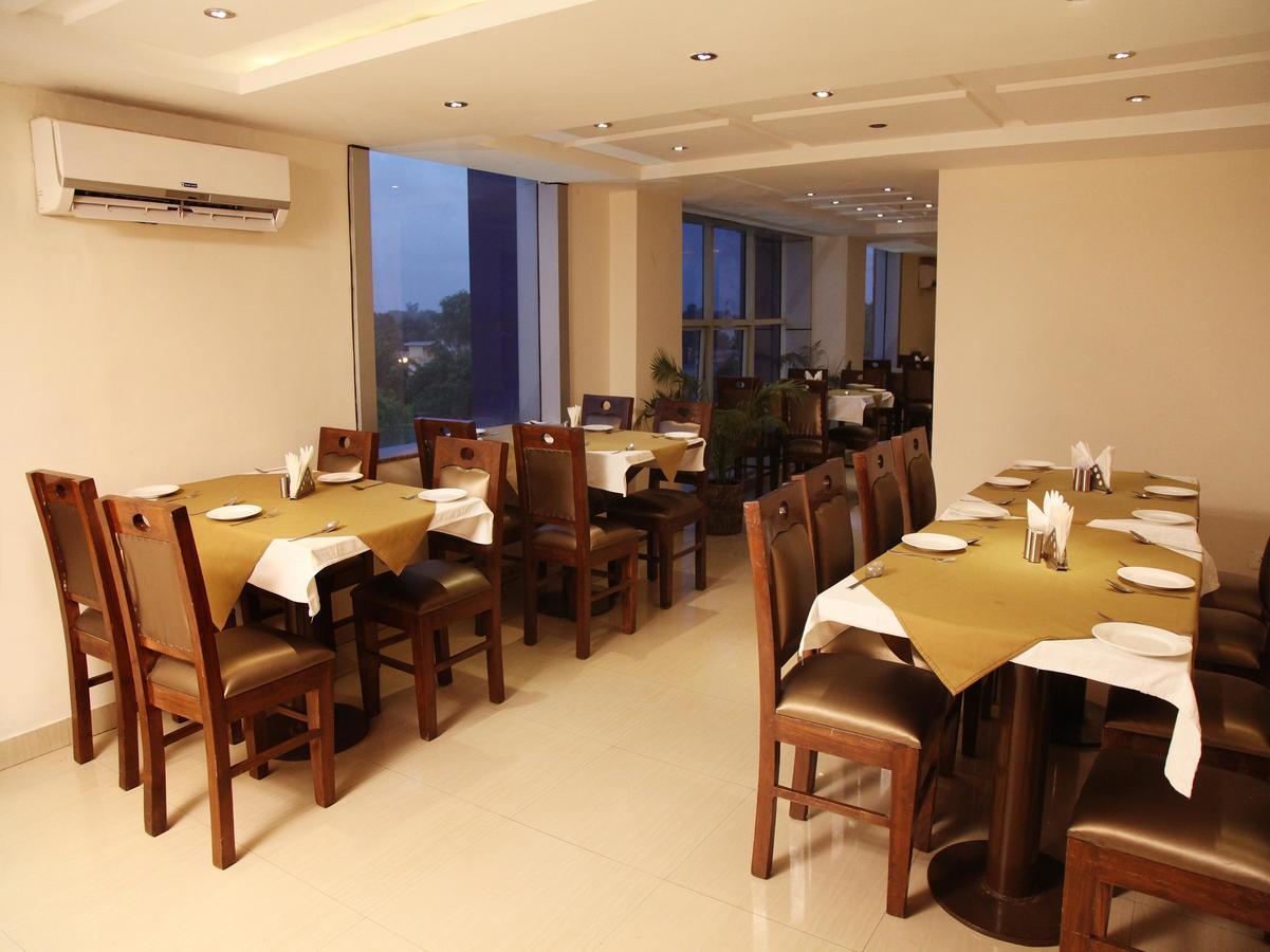 Oyo 905 Galaxy View Hotel Allāhābād Junction المظهر الخارجي الصورة